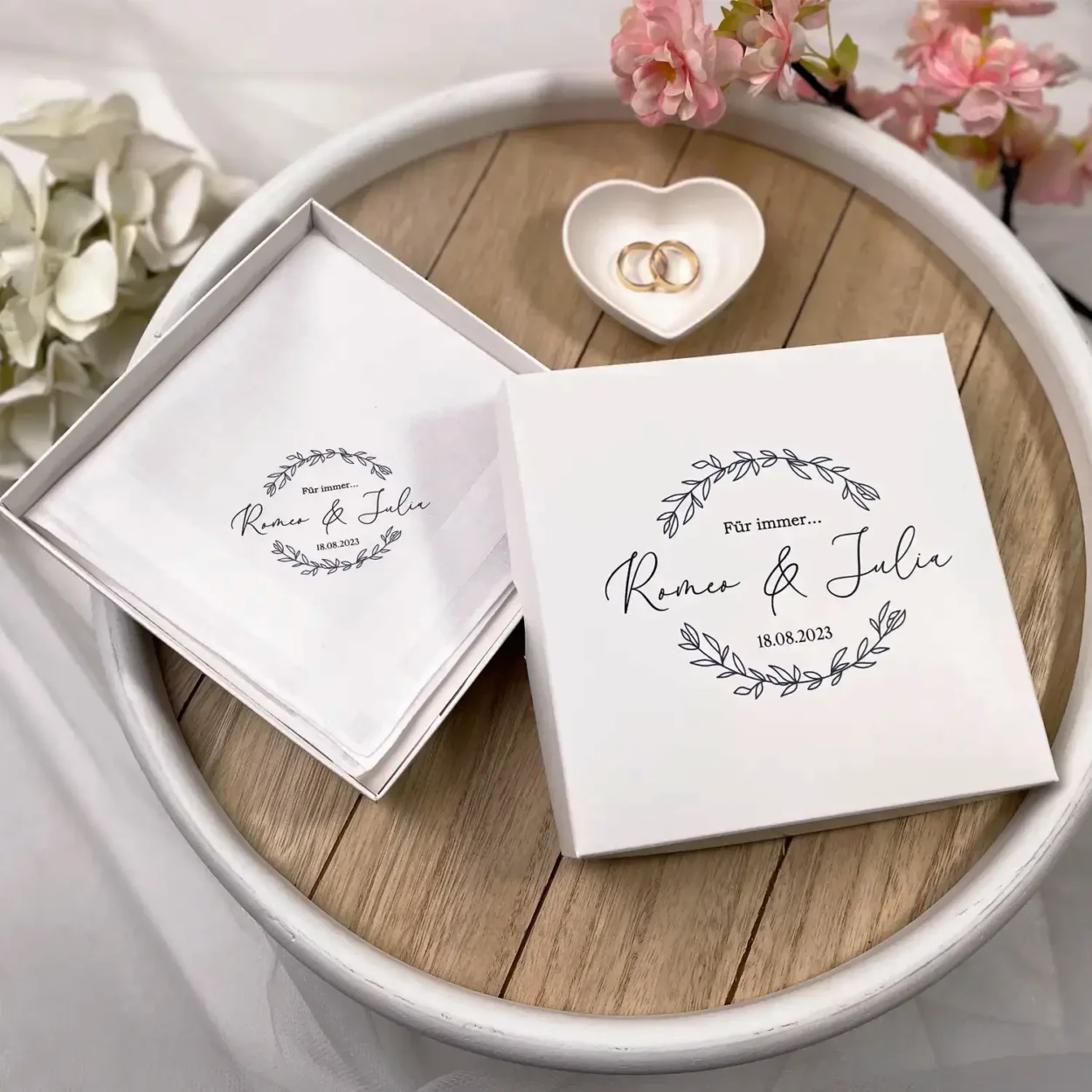 Bedrucktes Taschentuch Variante: Romeo & Julia, Produktfoto 5, Mazunikate-traumhafte Stickereien